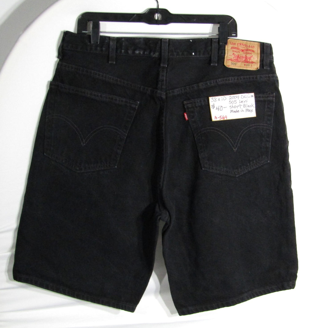 2000s 2004 505 Levis jean shorts black size 38 inseam 10