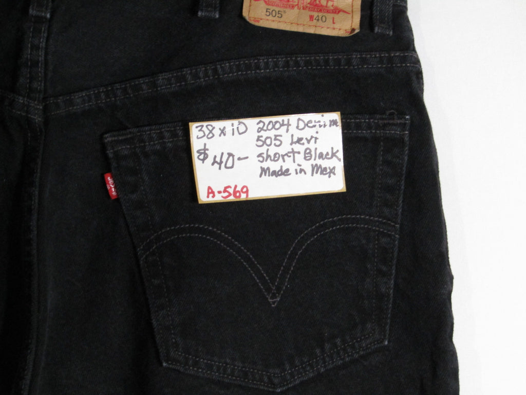 2000s 2004 505 Levis jean shorts black size 38 inseam 10