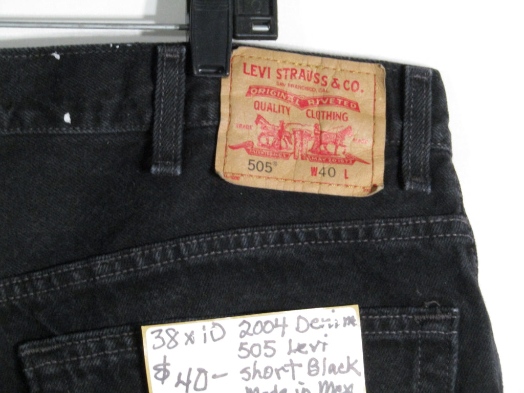 2000s 2004 505 Levis jean shorts black size 38 inseam 10