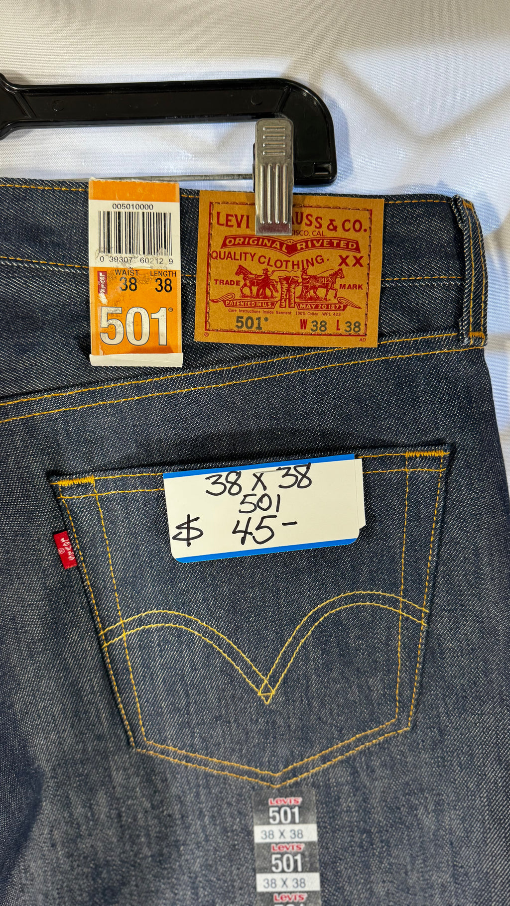 Mens Jeans Levis 501 NWT 38x38