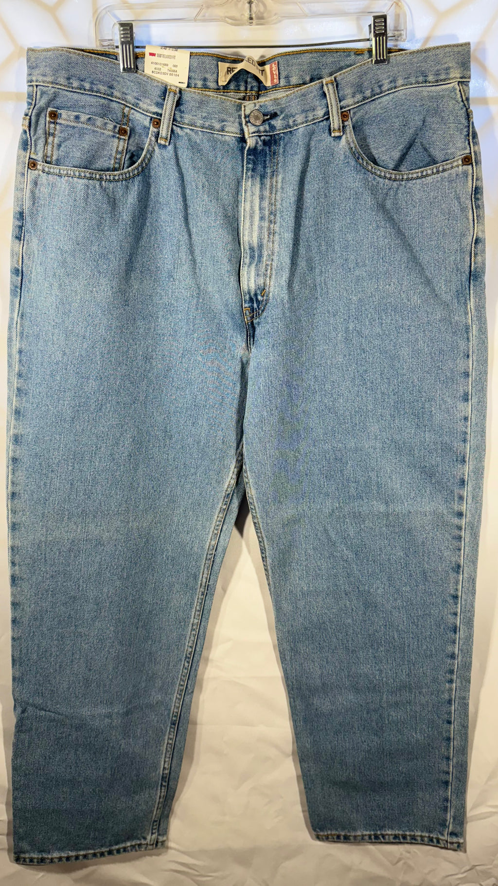Mens Jeans - Levis 550 40 x 30 - NWT