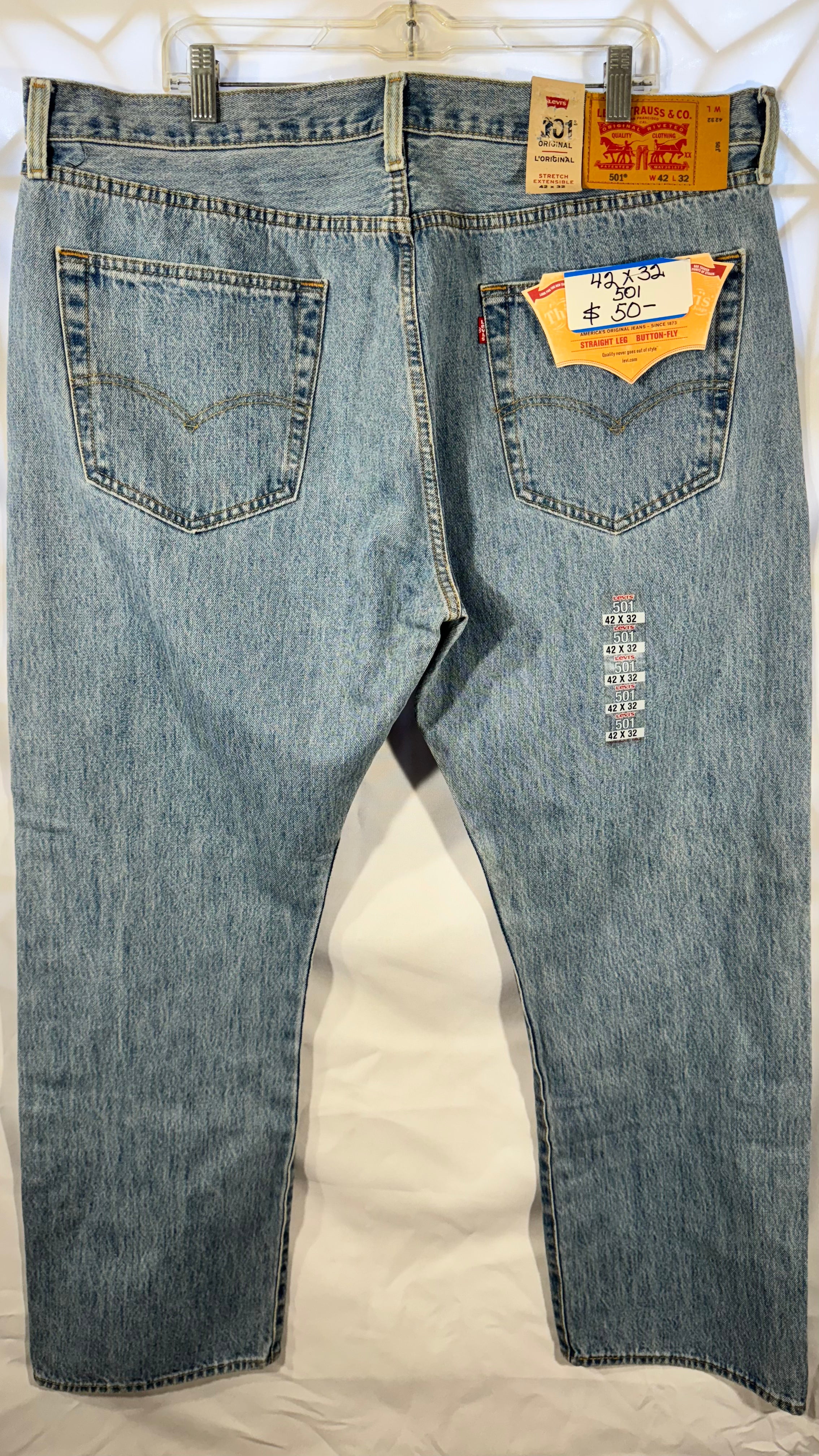 Mens Jeans - Levis 501 42 x 32 - NWT stonewash