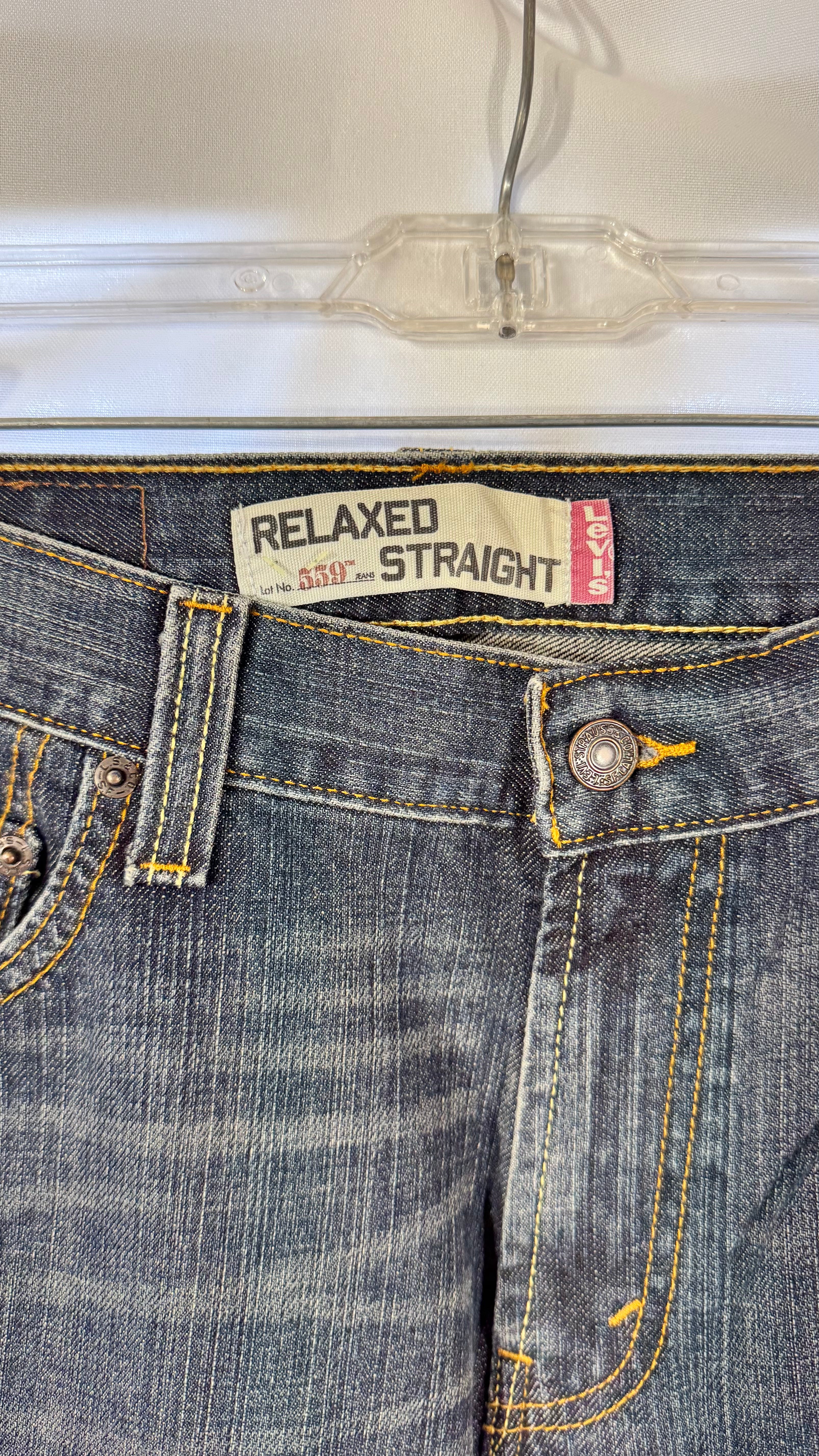 Mens Jeans Levis 559 30x32 New without Tag