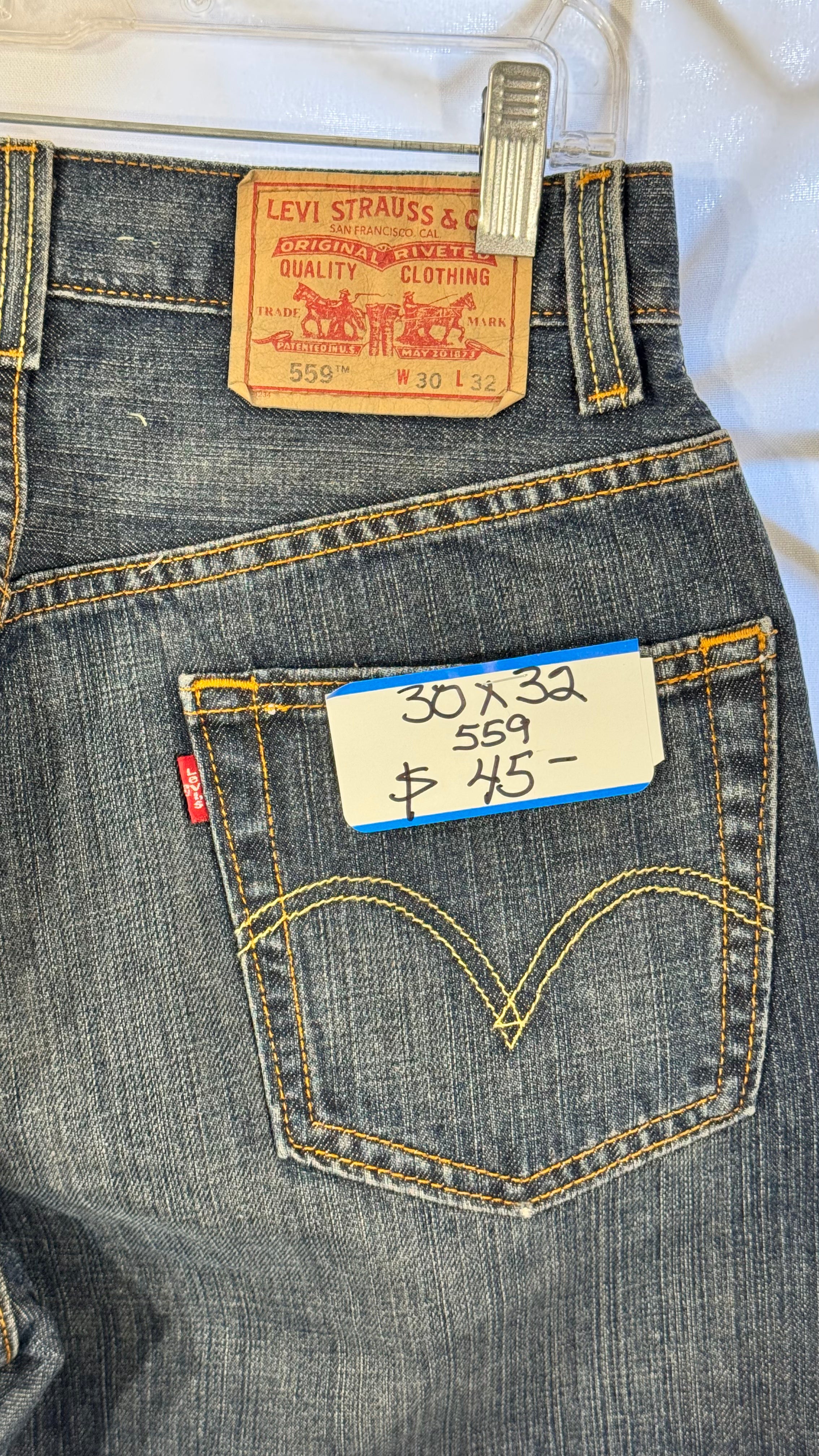 Mens Jeans Levis 559 30x32 New without Tag