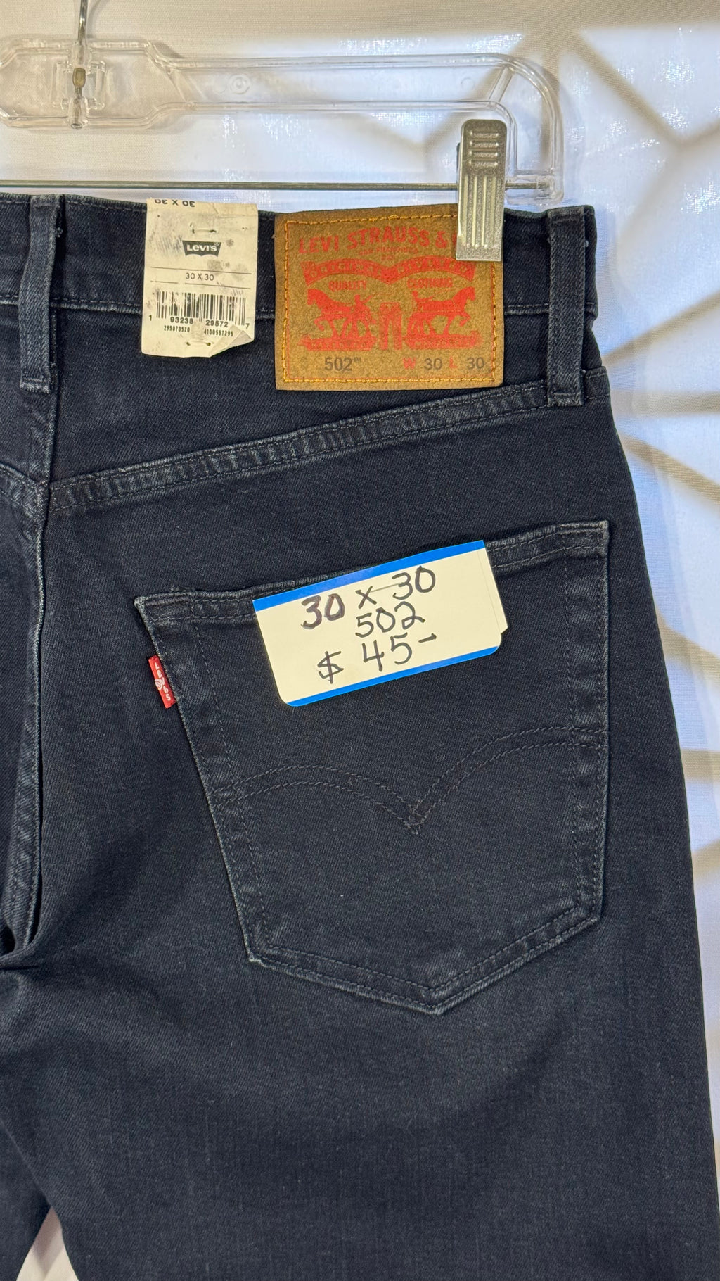 Mens Jeans - Levis 502 30 x 30 - NWT