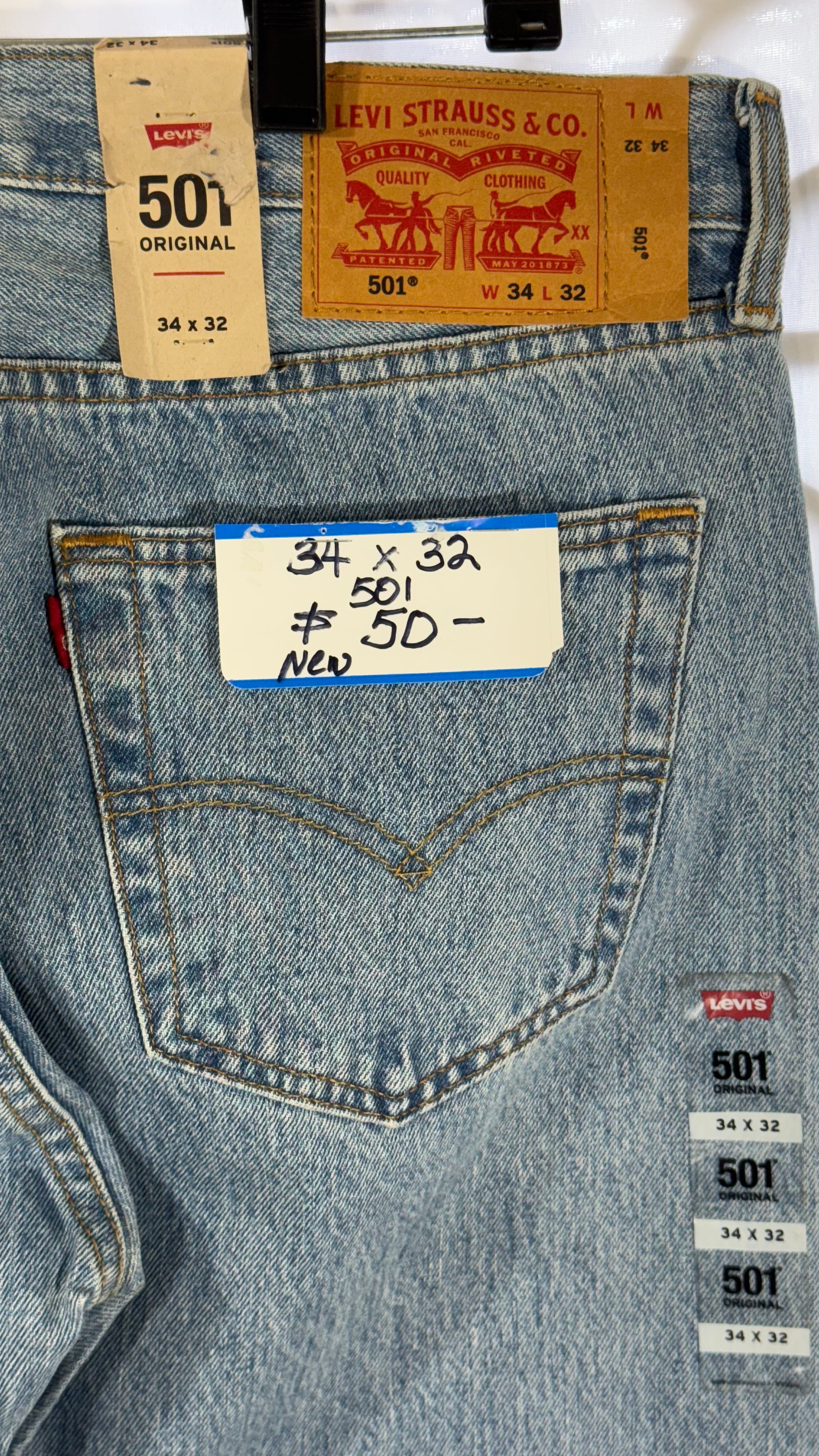 Mens Jeans - Levis 501 34 x 32 - NWT stonewash