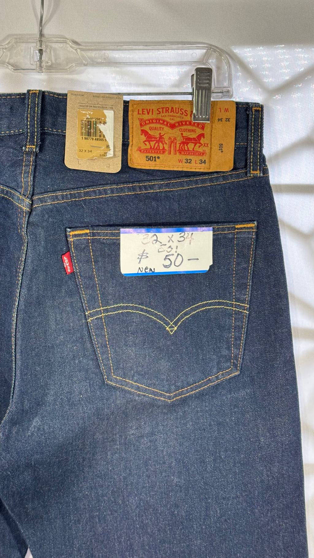 Mens Jeans - Levis 501 32 x 34 - NWT Blue