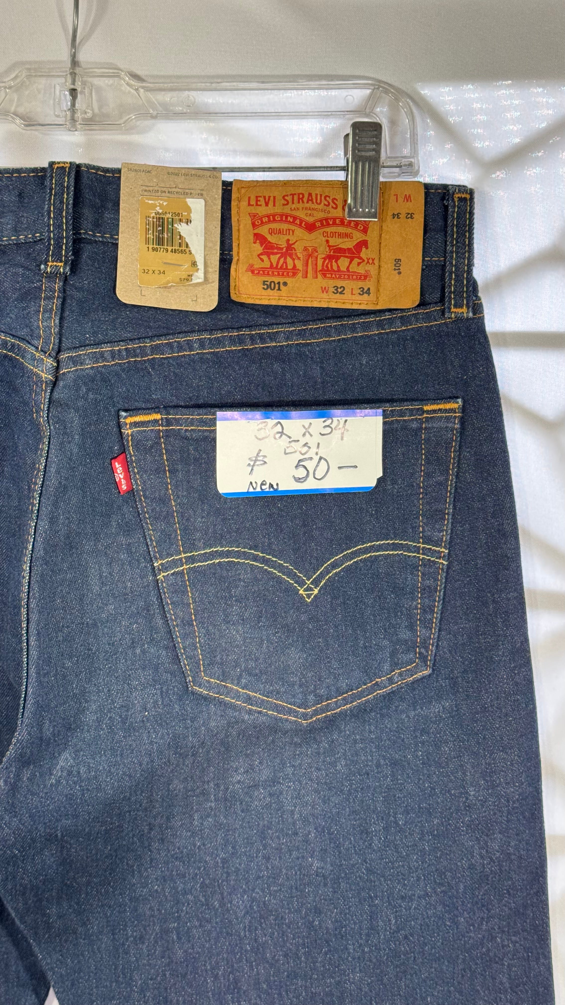 Mens Jeans - Levis 501 32 x 34 - NWT Blue