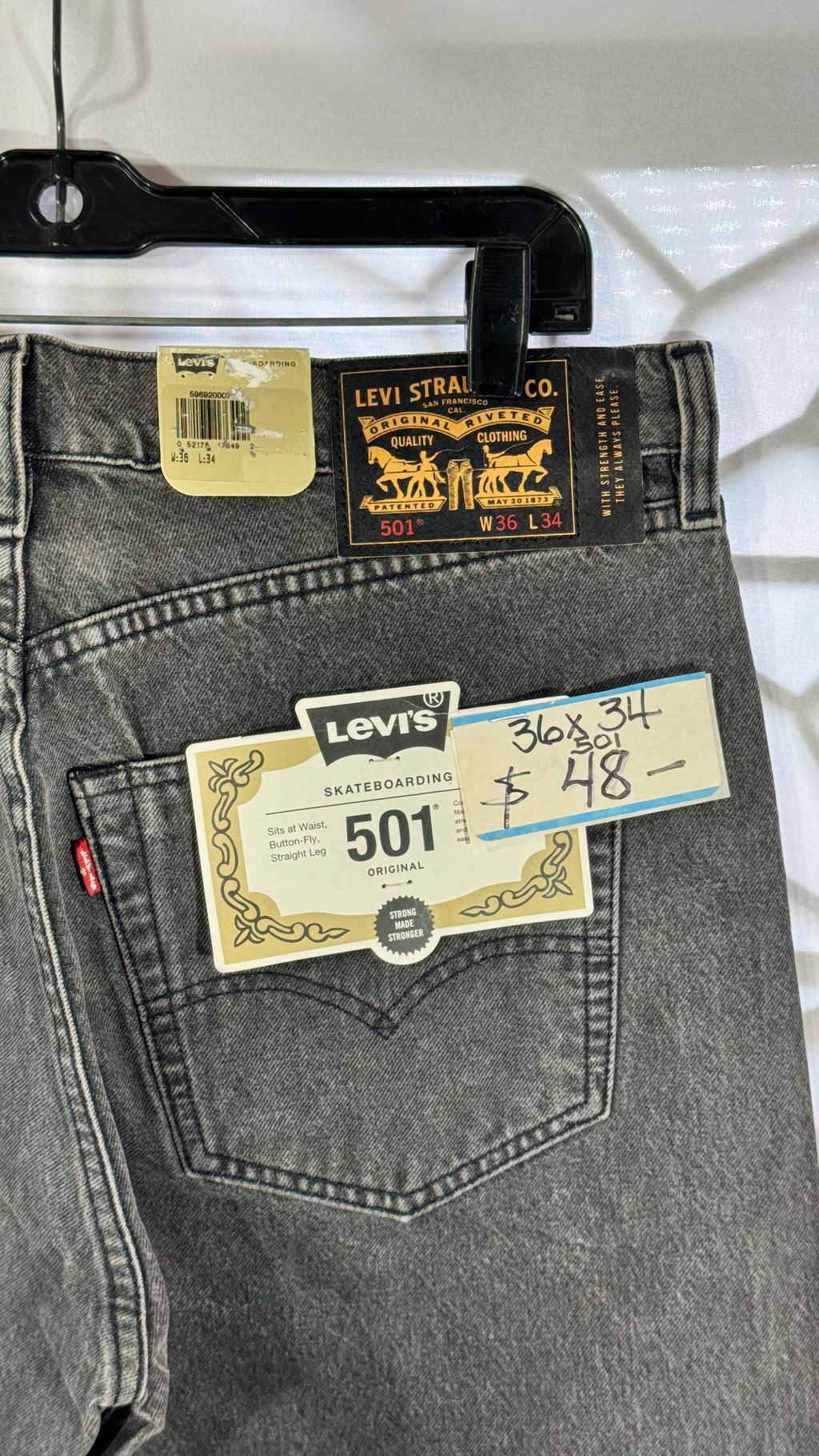 Mens Jeans Levis 501 SkateBoarding NWT 36x34
