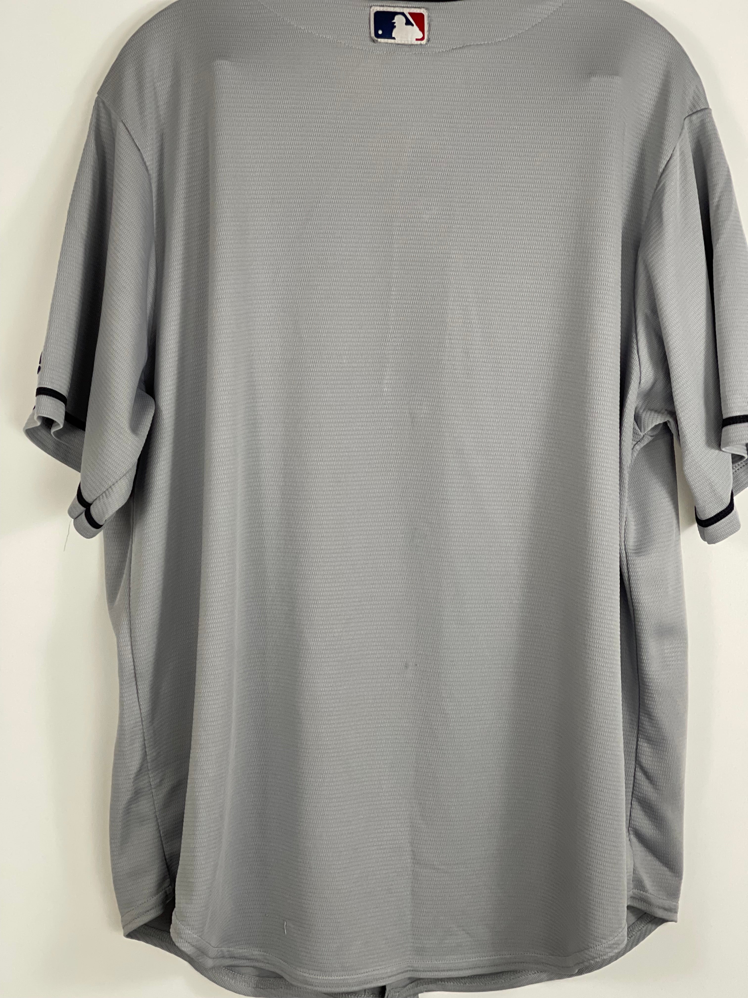 Vintage 90's Cleveland Indians Classic  Majestic Baseball Jersey (Size L)