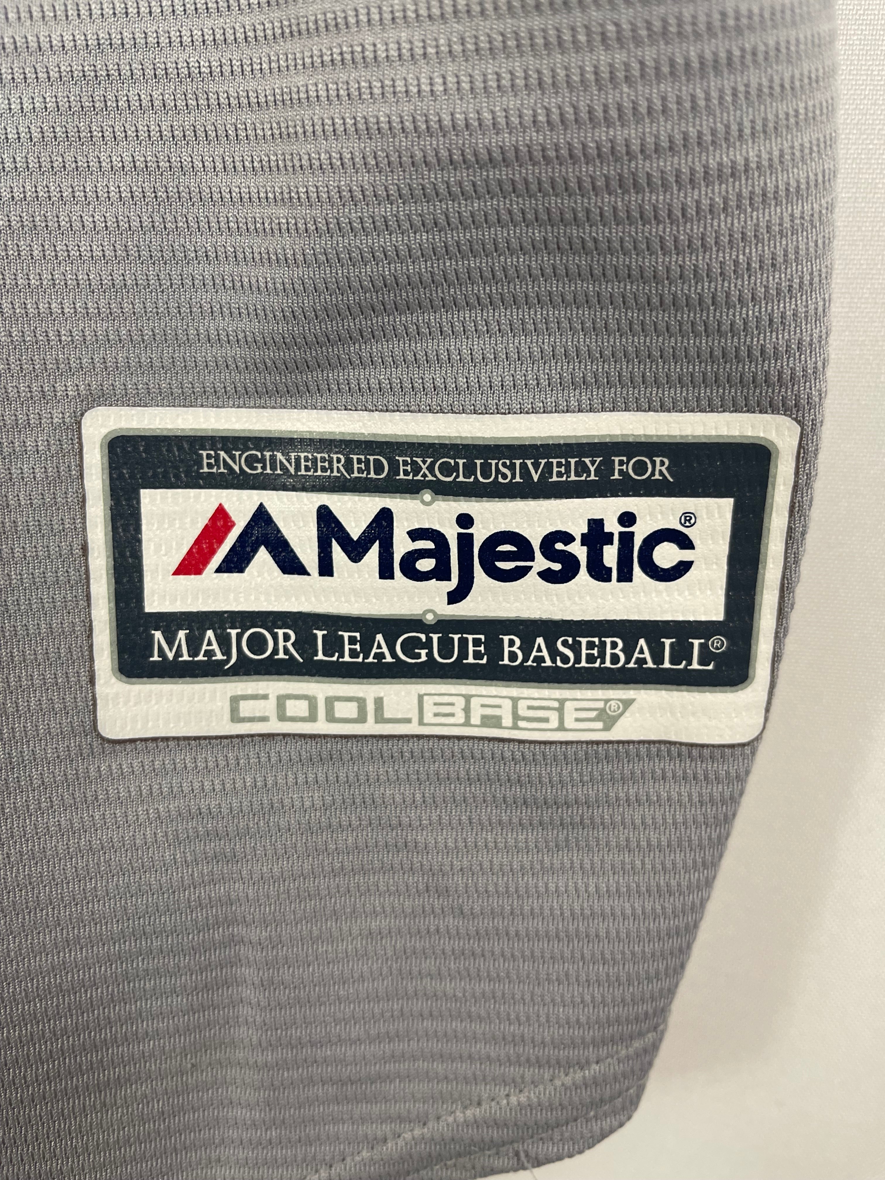 Vintage 90's Cleveland Indians Classic  Majestic Baseball Jersey (Size L)