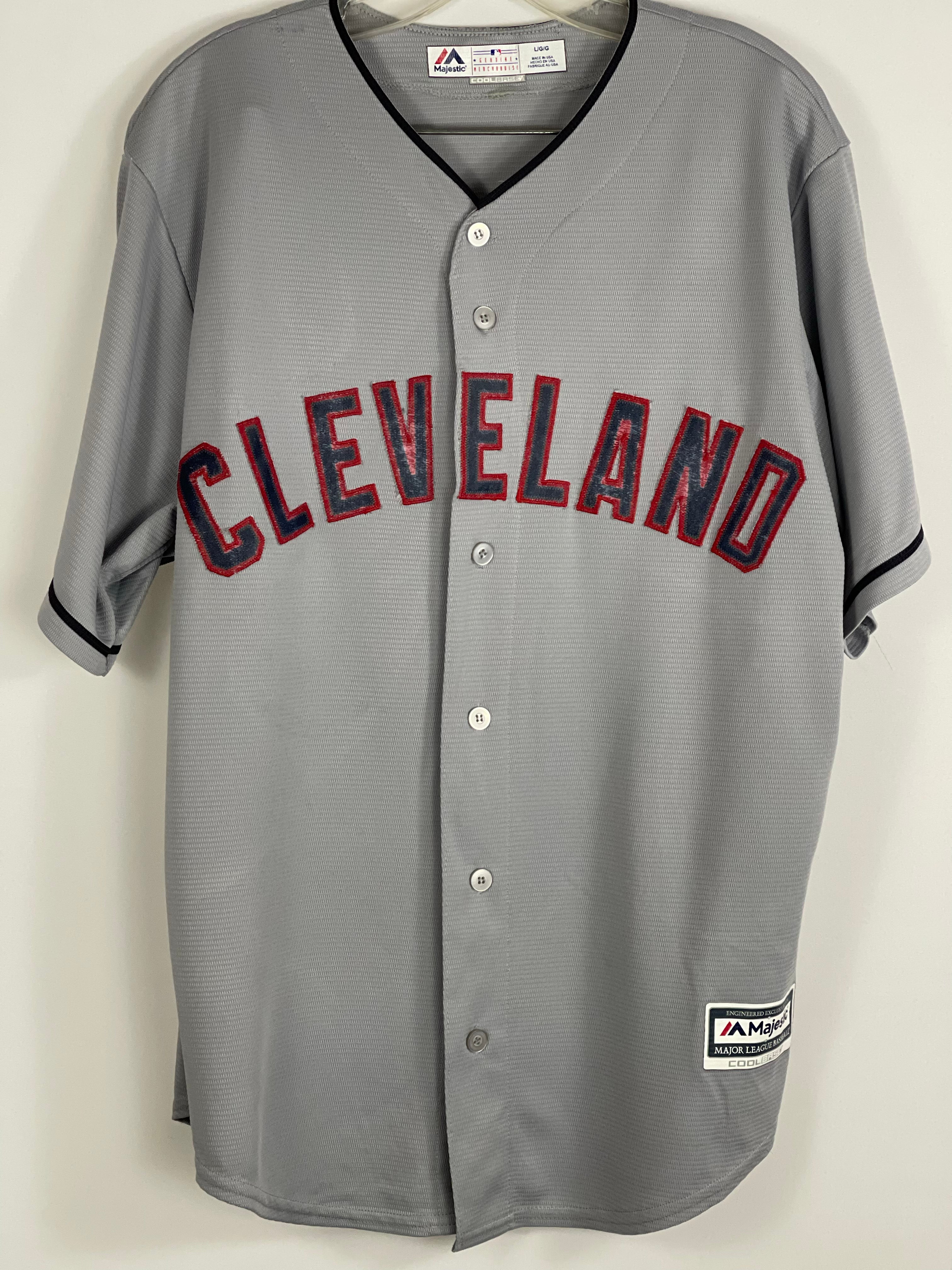 Vintage 90's Cleveland Indians Classic  Majestic Baseball Jersey (Size L)